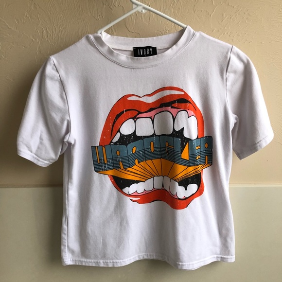 Graphic T-shirt - Picture 4 of 6